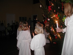 OebJuletrae2002Lucia.jpg (17470 bytes)