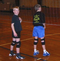 VolleyTraeningBoernHallen.jpg (18905 bytes)